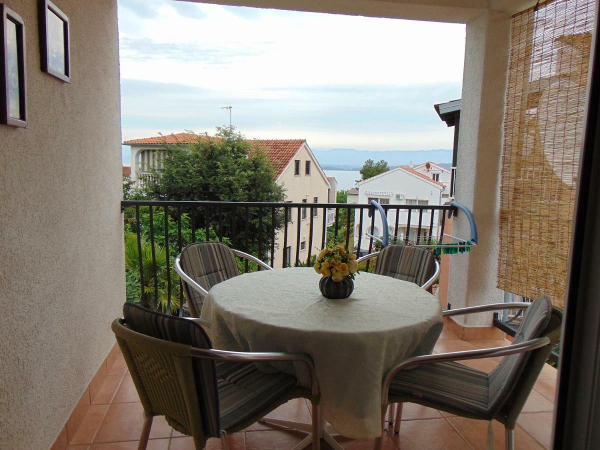 Apartment Mia Malinska Bagian luar foto